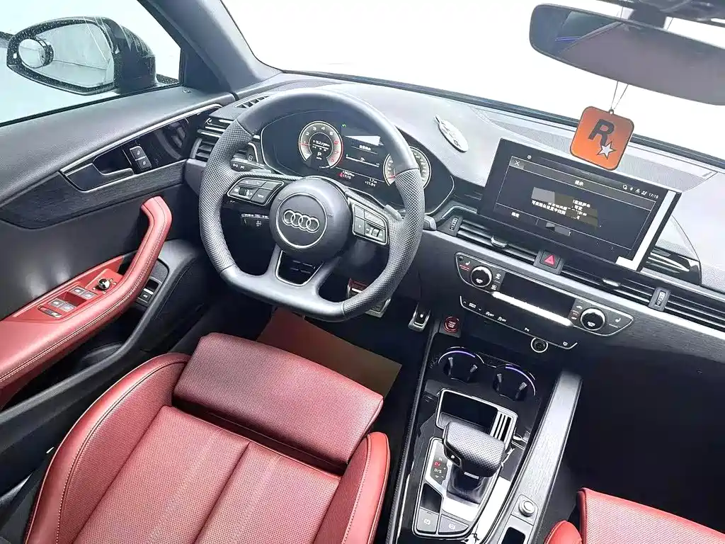 Audi A4 L 40 TFSI Luxury Dynamic