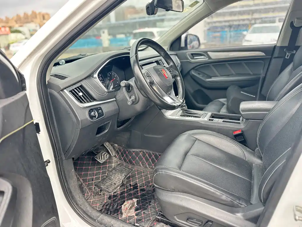 Roewe RX5 20 T 2 WD Auto Internet Smart Enjoyment