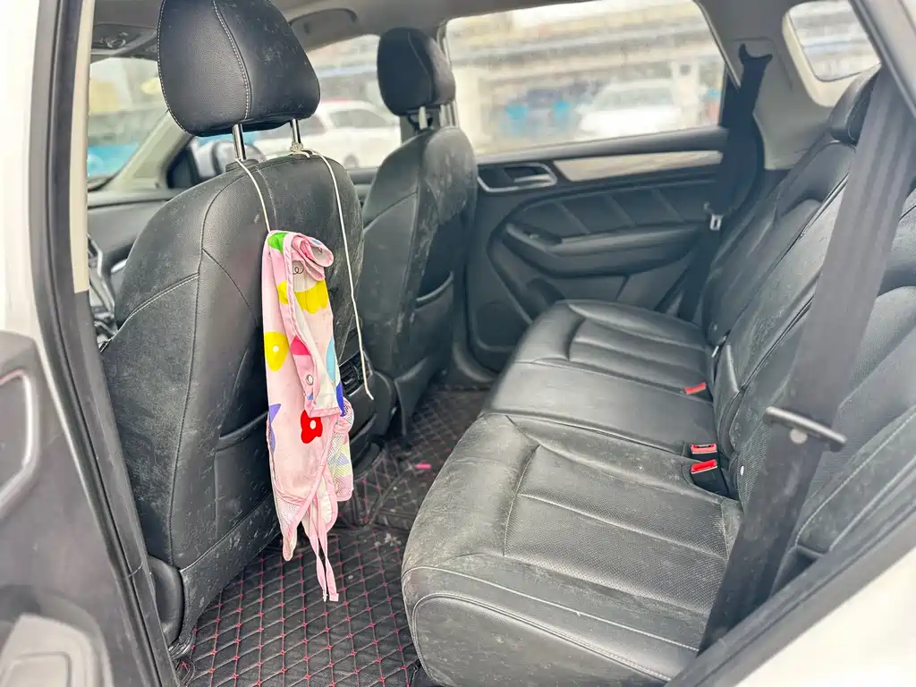 Roewe RX5 20 T 2 WD Auto Internet Smart Enjoyment