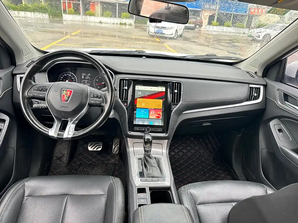 Roewe RX5 20 T 2 WD Auto Internet Smart Enjoyment