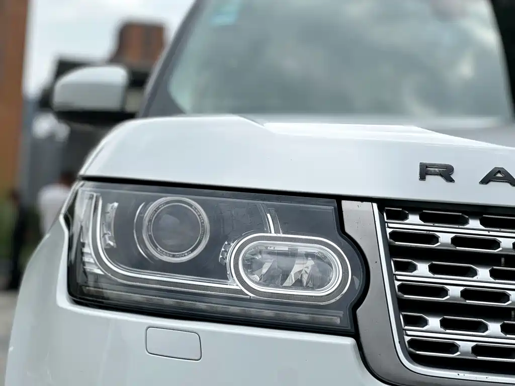 Range Rover 3.0 SC V6 Vogue
