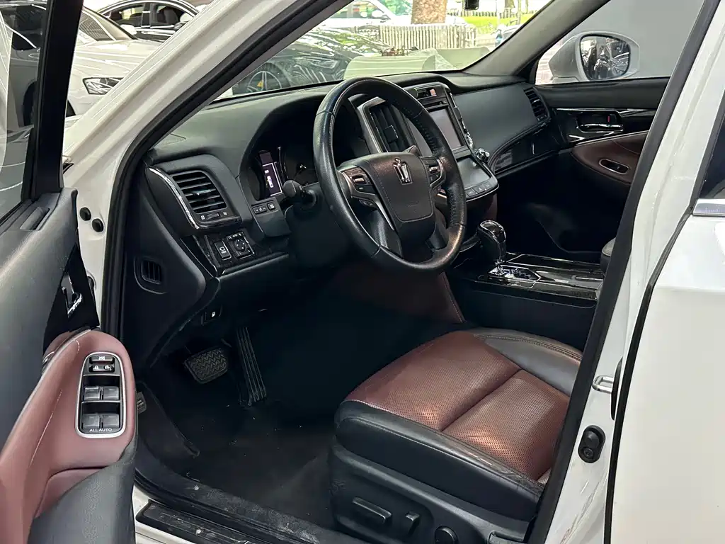 Crown 2.0 T Sport