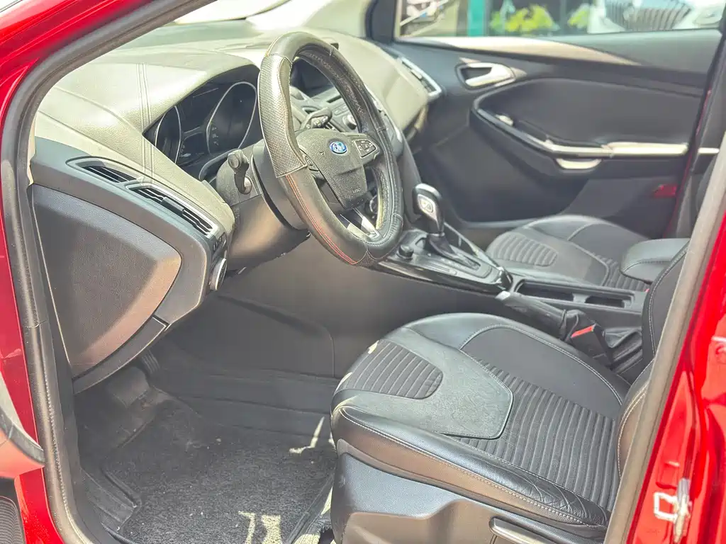 Focus Sedan 1.6 L Auto Style
