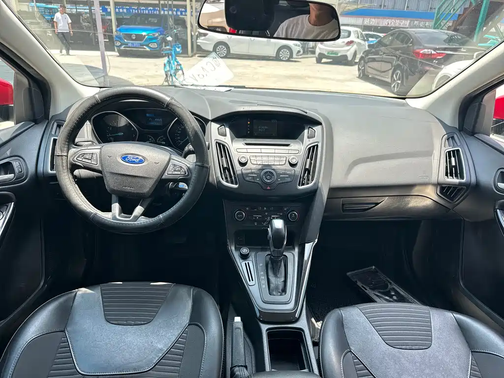 Focus Sedan 1.6 L Auto Style