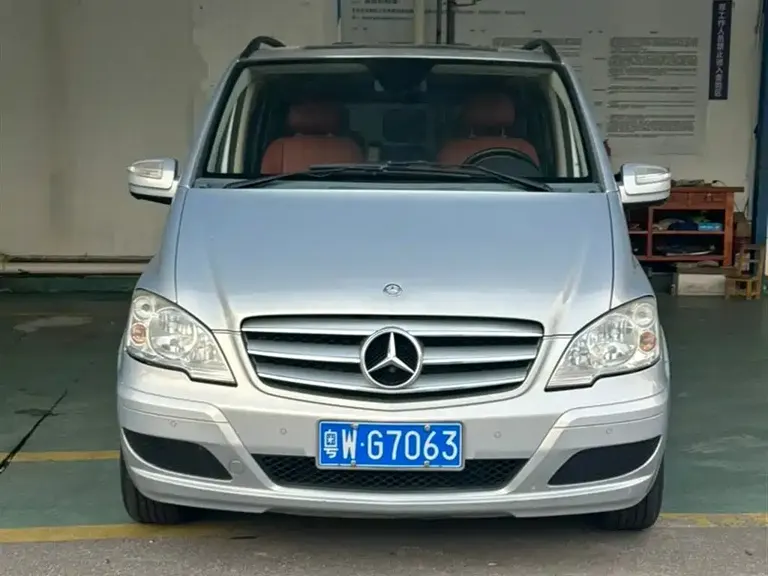 Mercedes-Benz Viano 2.5 L Navigator