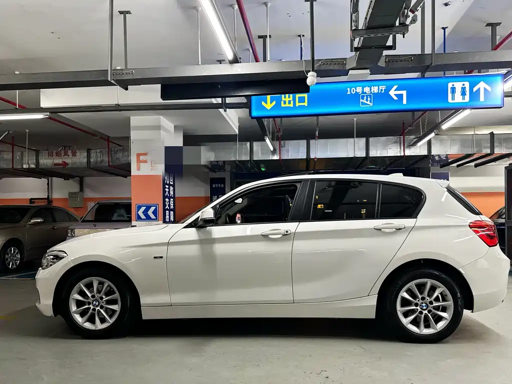 BMW 1 Series (Import) 118 i Urban Design Package