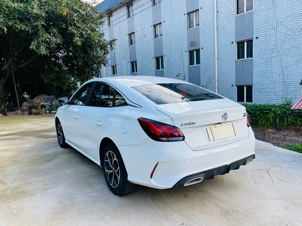 MG5 180 DVVT CVT Youth Luxury