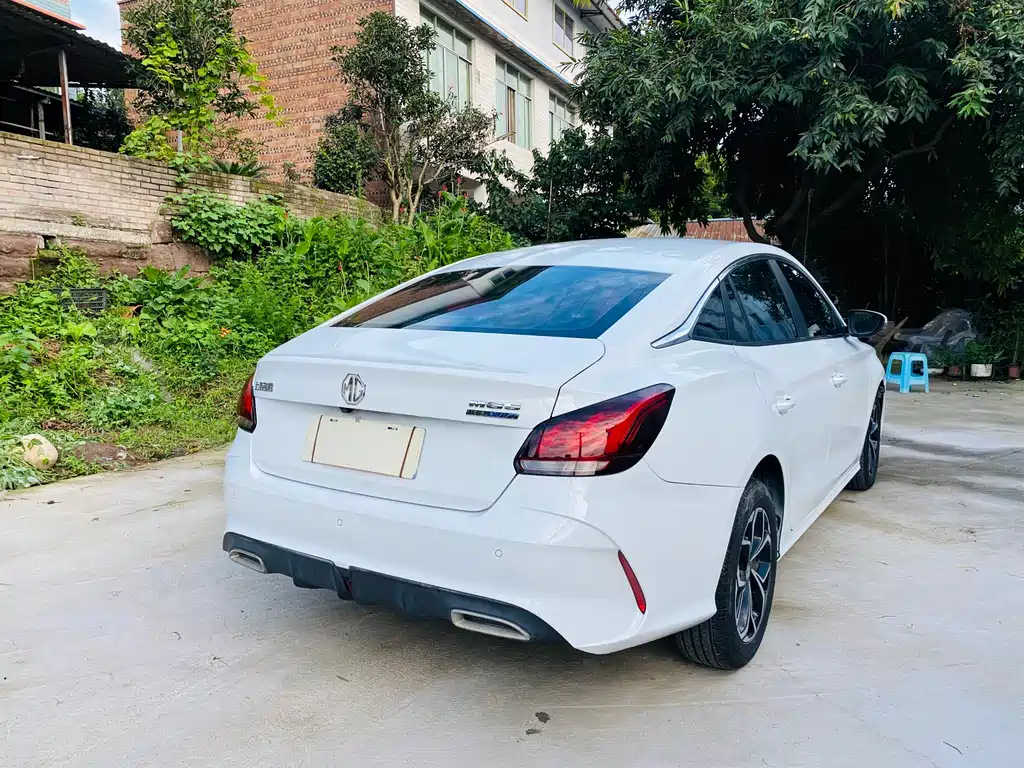 MG5 180 DVVT CVT Youth Luxury