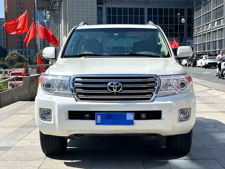 Toyota Land Cruiser (Import) 4.6 L V8 Middle East Limited