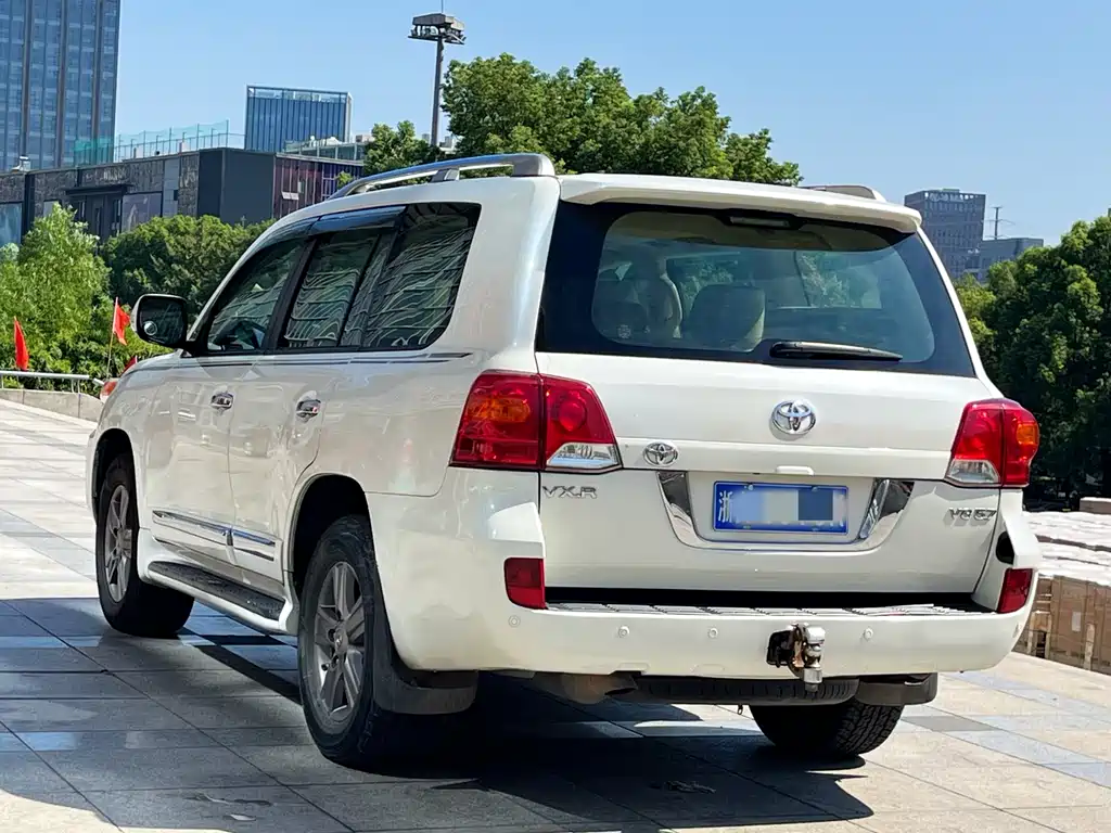 Land Cruiser (Import) 4.6 L V8 Middle East Limited