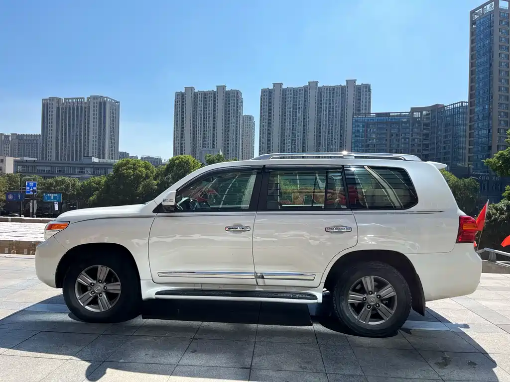 Land Cruiser (Import) 4.6 L V8 Middle East Limited