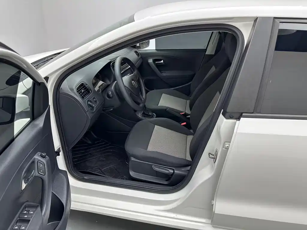 Polo 1.4 L Auto Style