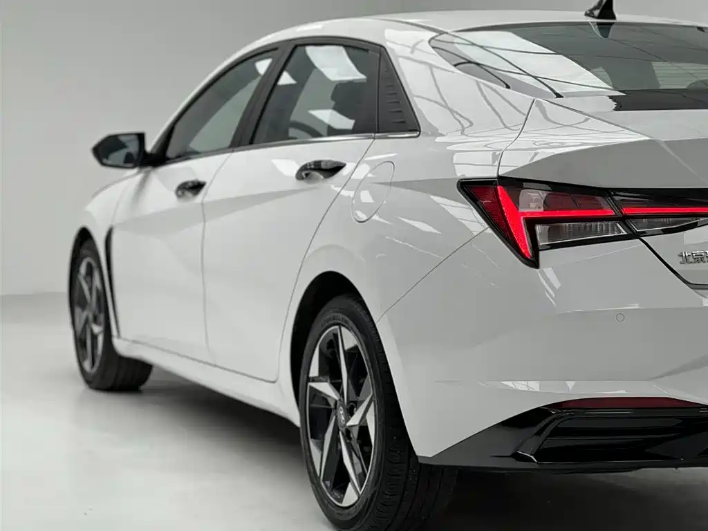 Elantra 1.5 L CVT GLX Elite