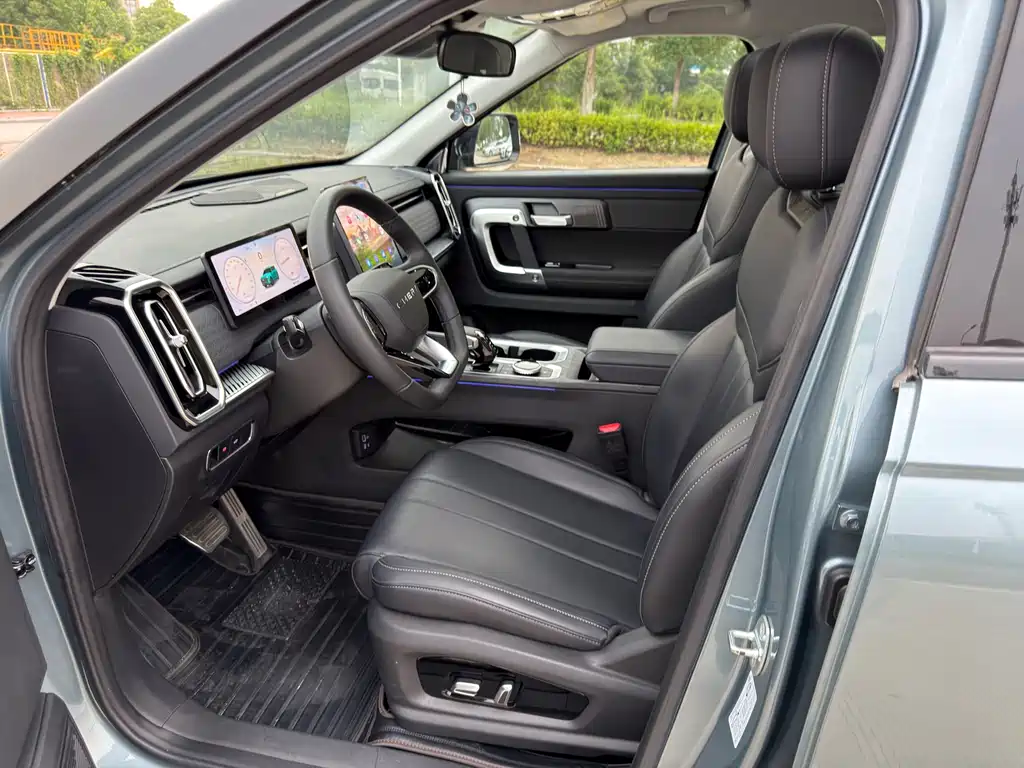 Explore 06 Urban 1.6 T 2 WD Luxury