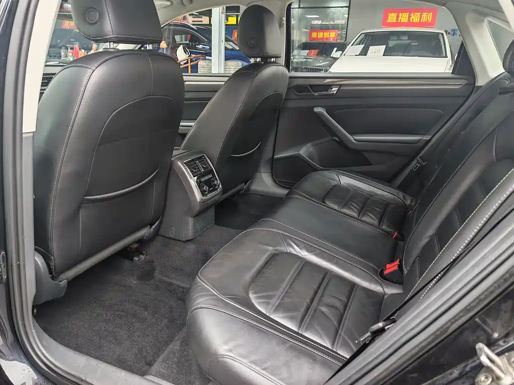 Passat 330 TSI DSG Honored