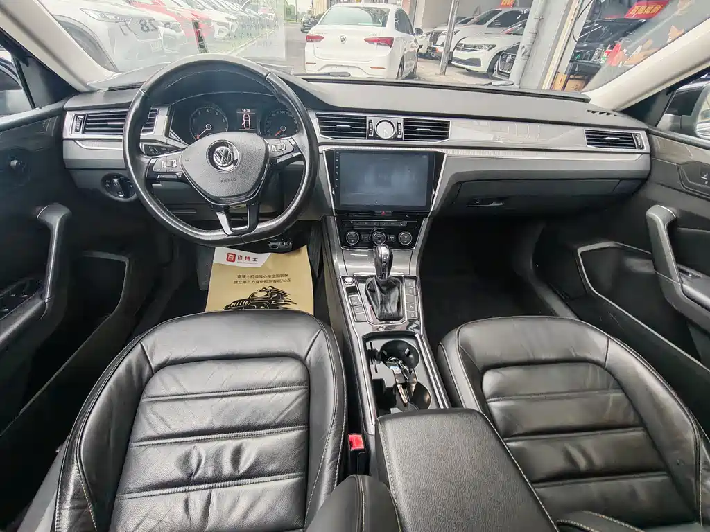 Passat 330 TSI DSG Honored