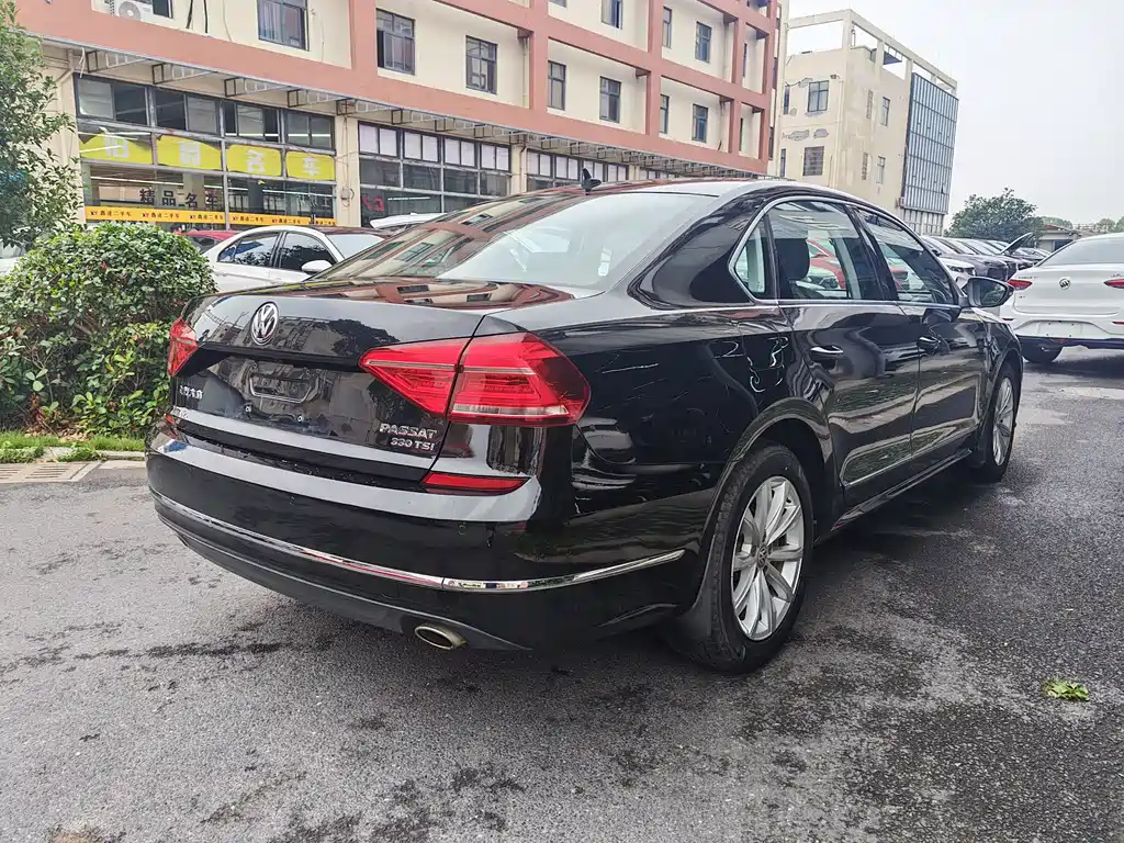 Passat 330 TSI DSG Honored