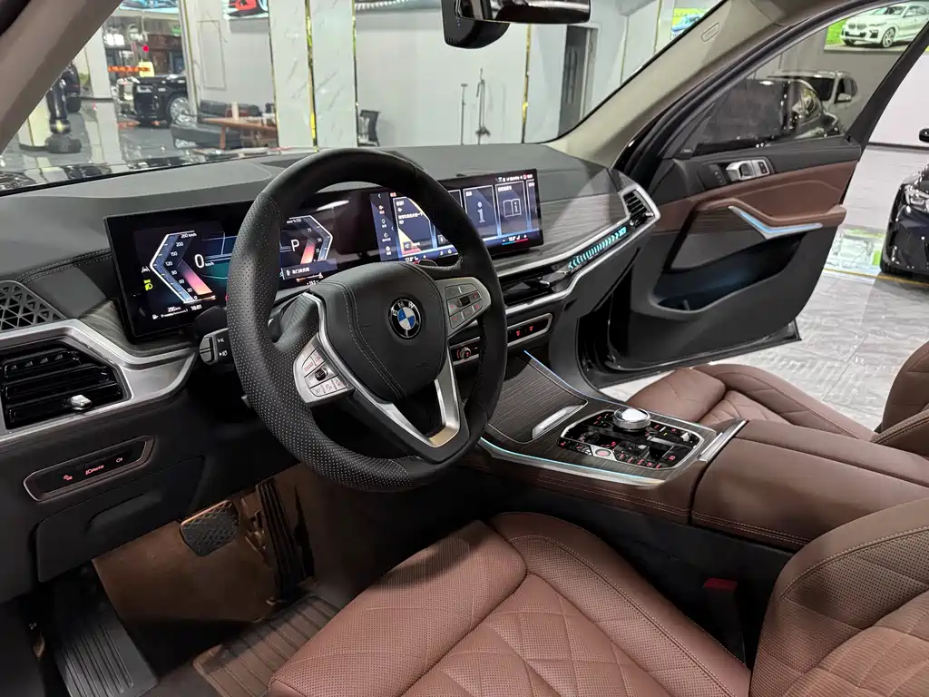 BMW X7 xDrive40 i Leading Luxury Package