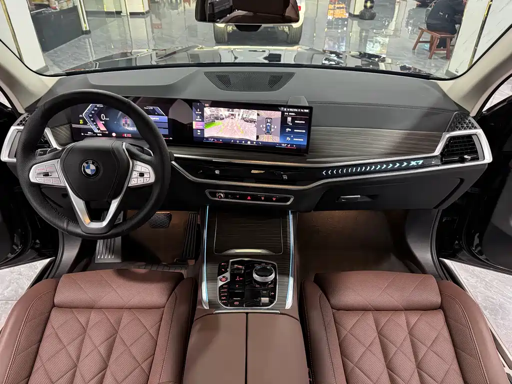 BMW X7 xDrive40 i Leading Luxury Package
