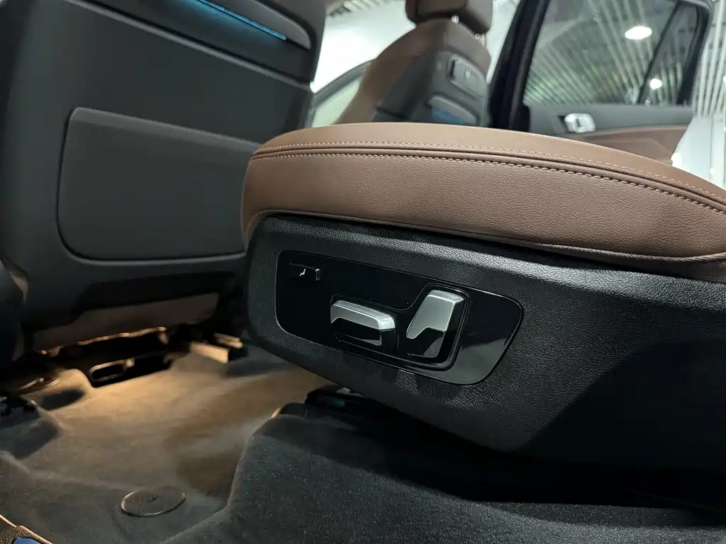 BMW X7 xDrive40 i Leading Luxury Package