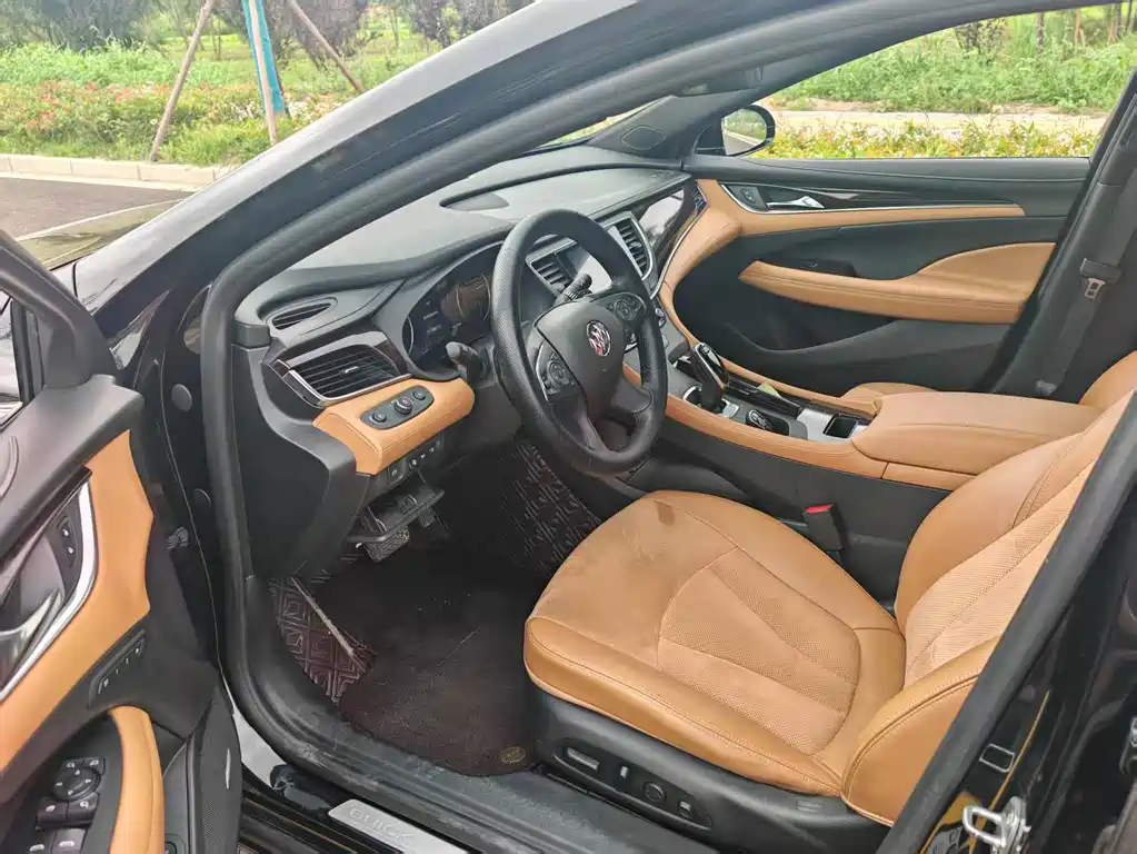 LaCrosse 652 T Distinguished