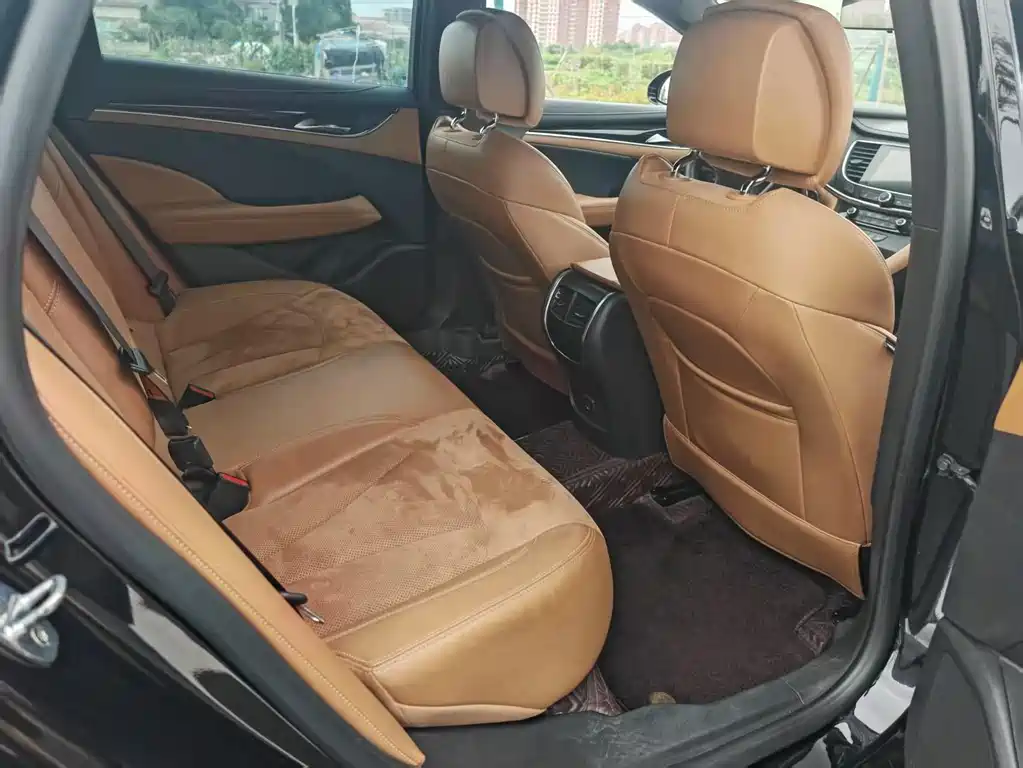 LaCrosse 652 T Distinguished