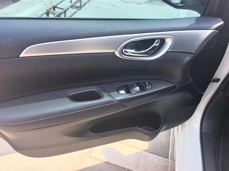 Sylphy Classic 1.6 XE CVT Comfort