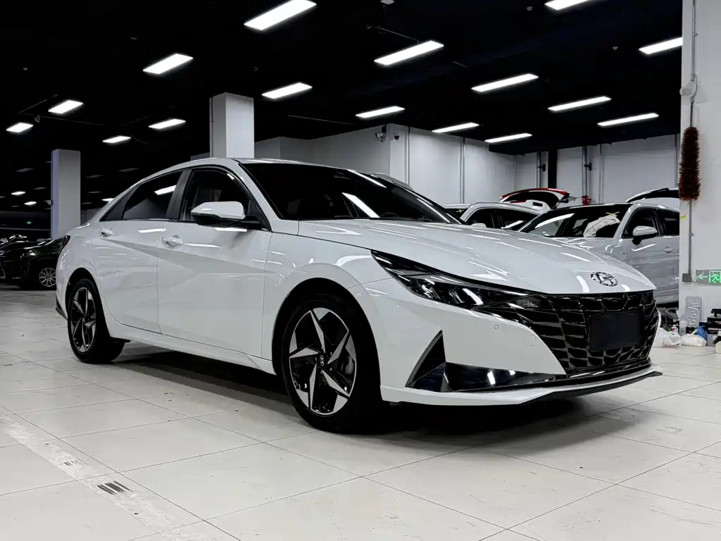 Elantra 1.5 L CVT LUX Distinguished