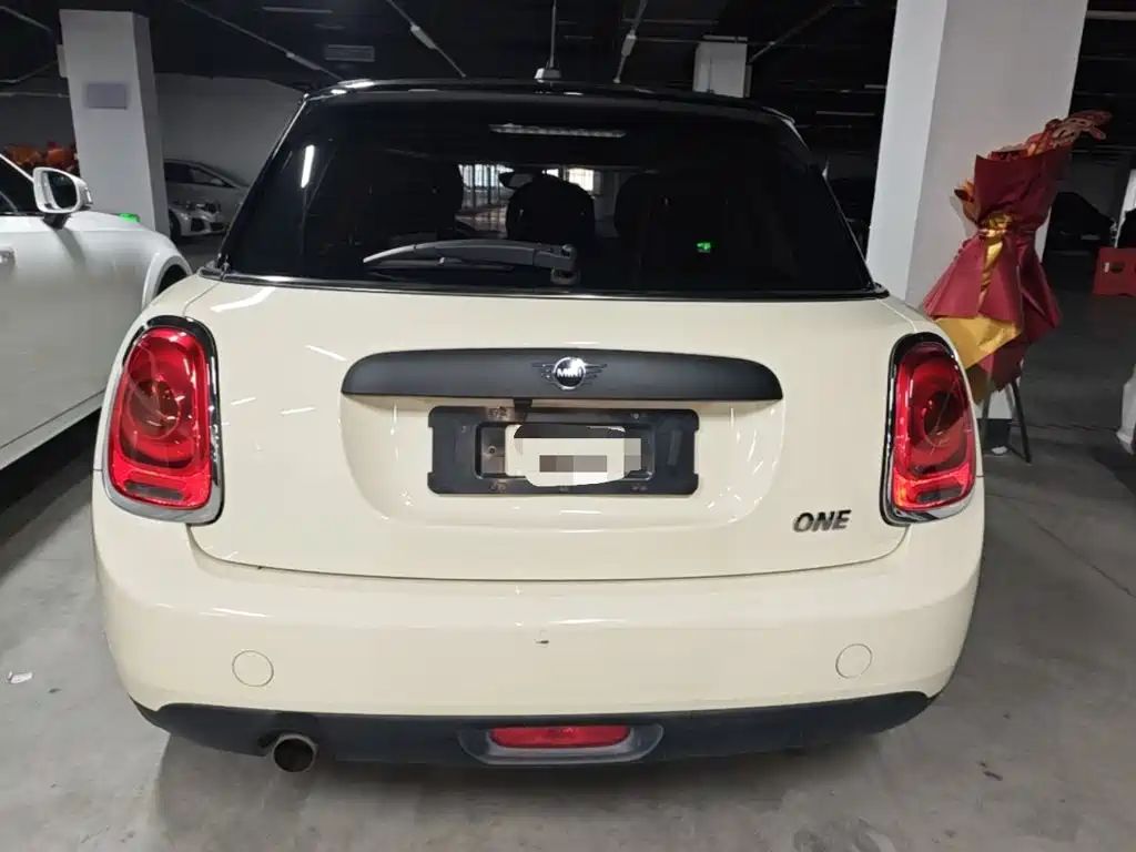 MINI 1.5 T ONE 5-door
