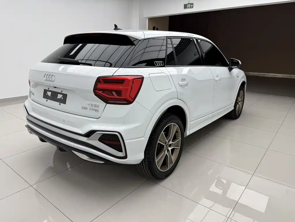 Audi Q2 L 35 TFSI Fashion Dynamic