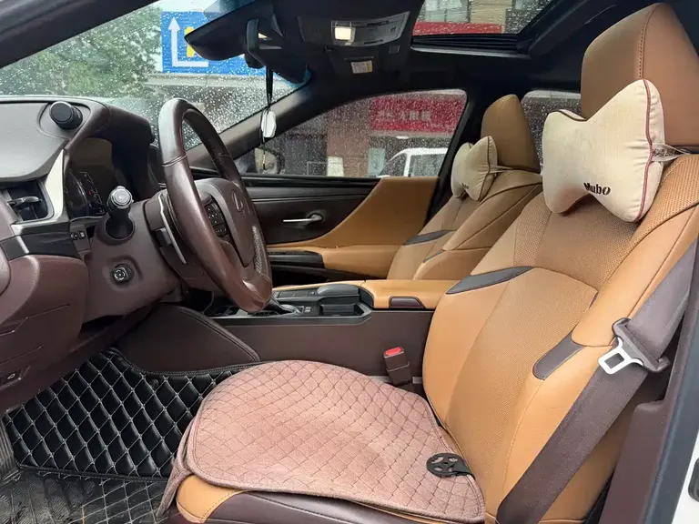 Lexus ES 200 Outstanding CN-VI
