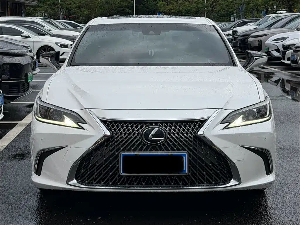 Lexus ES 200 Outstanding CN-VI