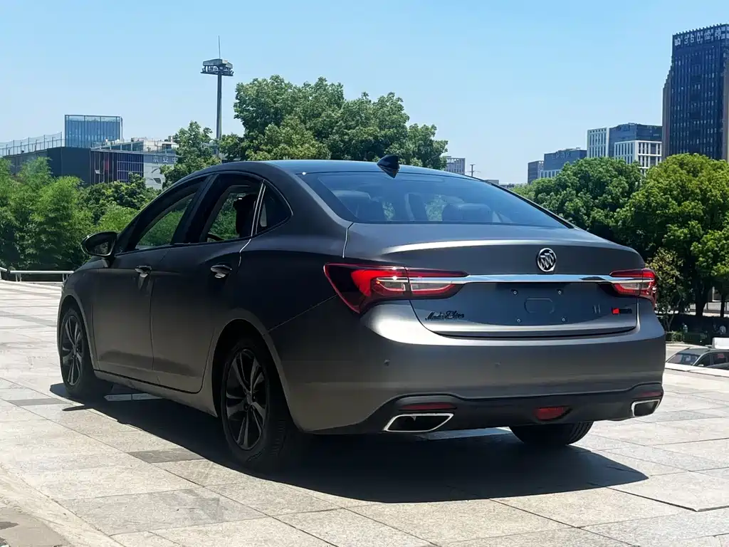 Verano 20 T CVT Leading
