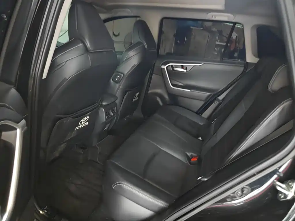 Wildlander Dual Engine 2.5 L E-CVT 2 WD Luxury PLUS