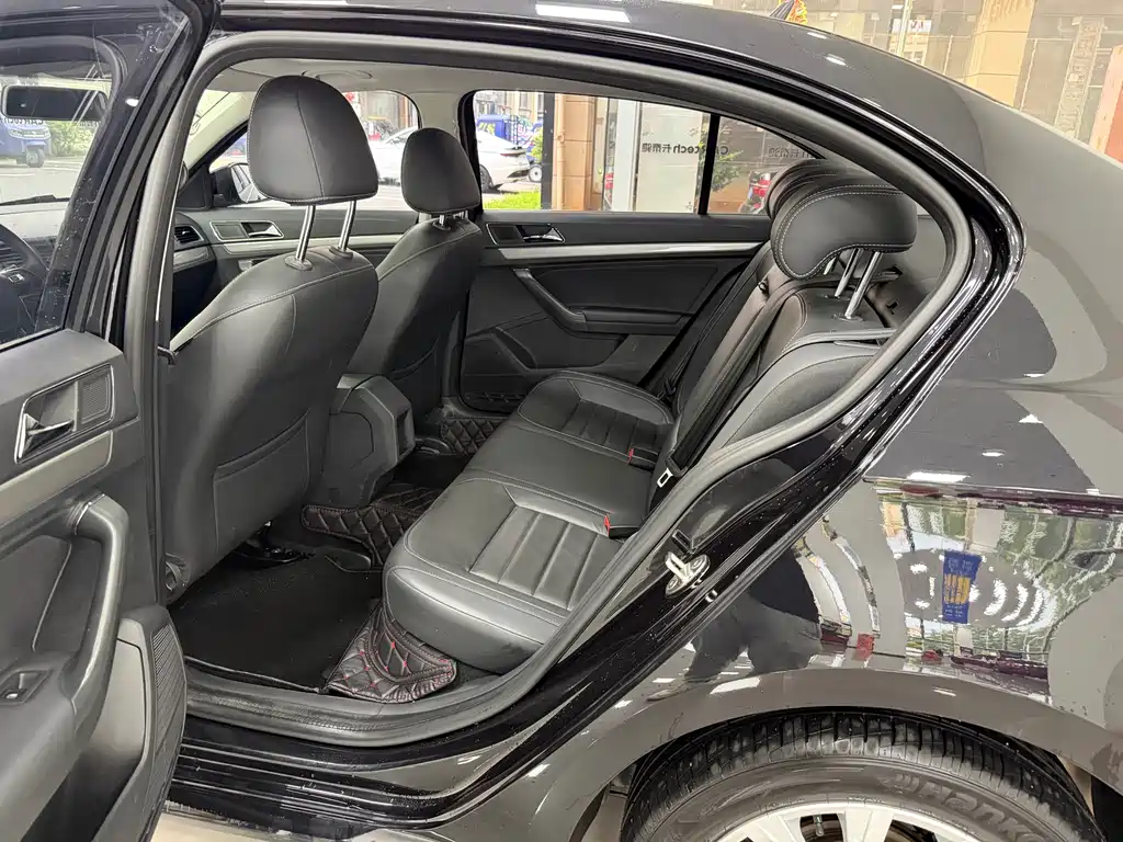 Lavida 1.6 L Auto Comfort