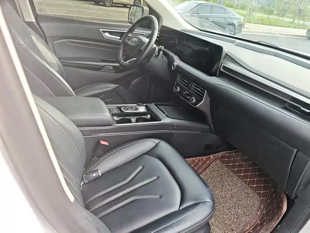 Edge PLUS EcoBoost 245 2 WD Platinum Sharp 5-seat