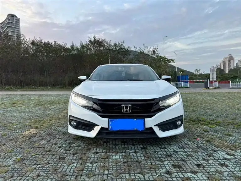 Honda Civic 220 TURBO CVT Distinguished