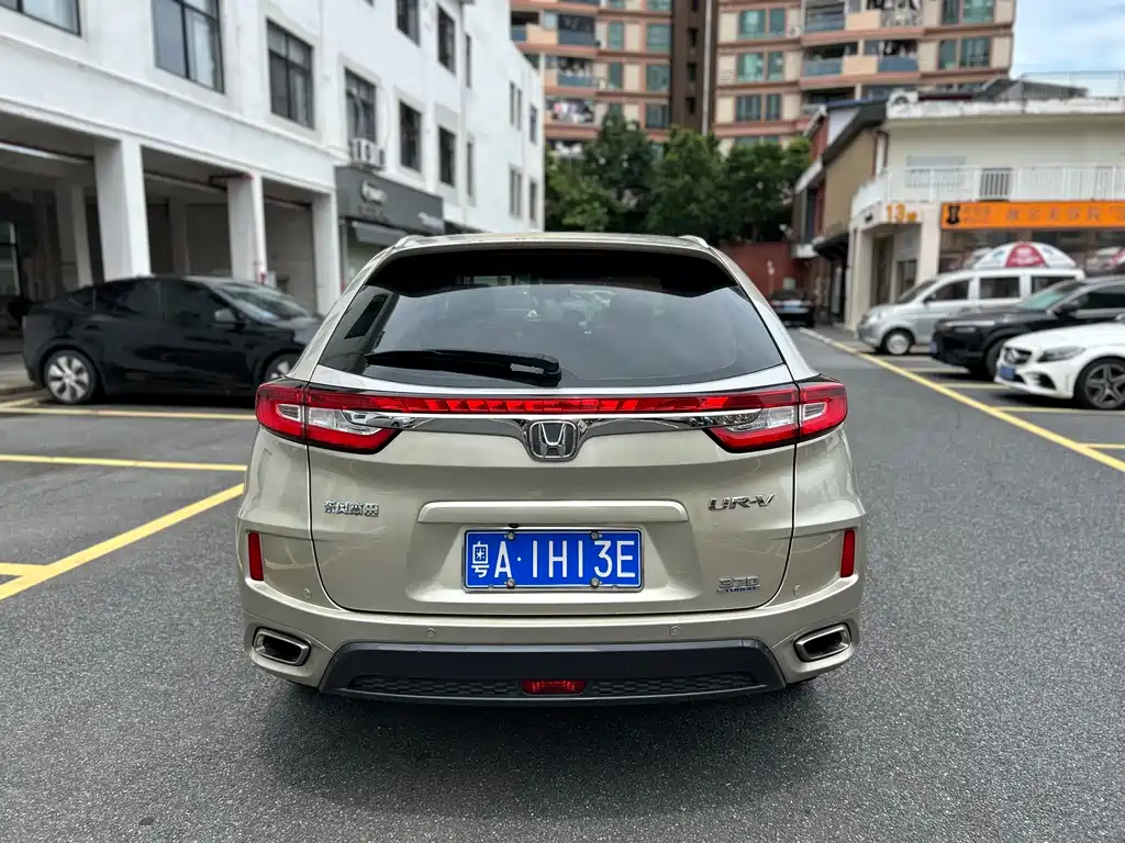 Honda UR-V 370 TURBO 2 WD Distinguished CN-V