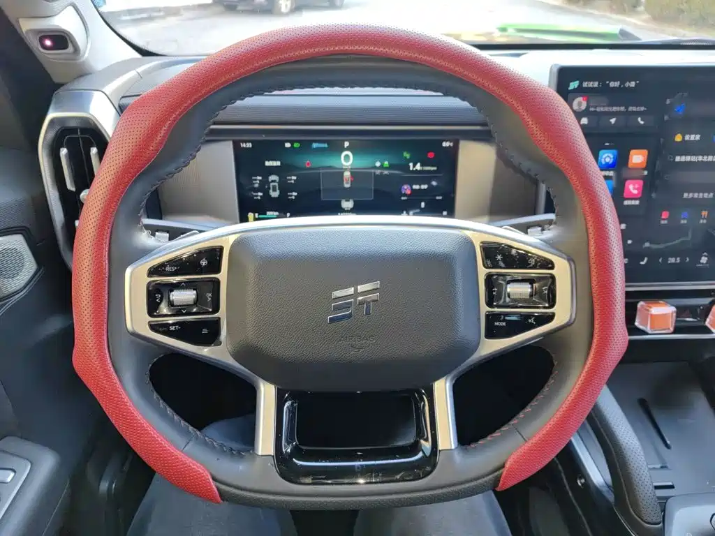 Jetour Traveller 2.0 T 4 WD Cross PRO Entertainment