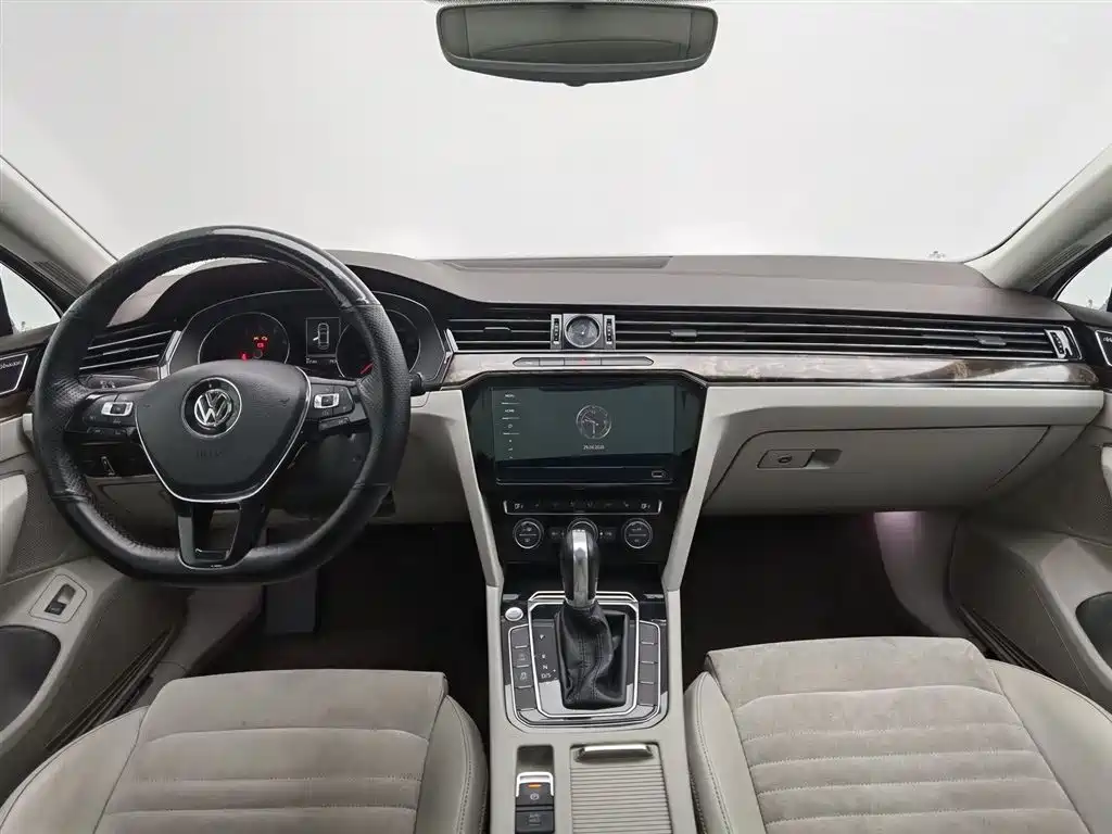 Magotan 380 TSI DSG Luxury