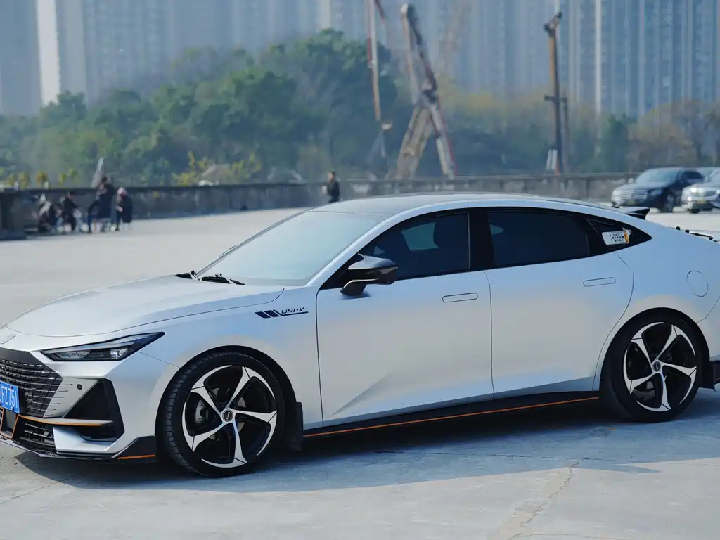 Changan UNI-V 1.5 T Sport
