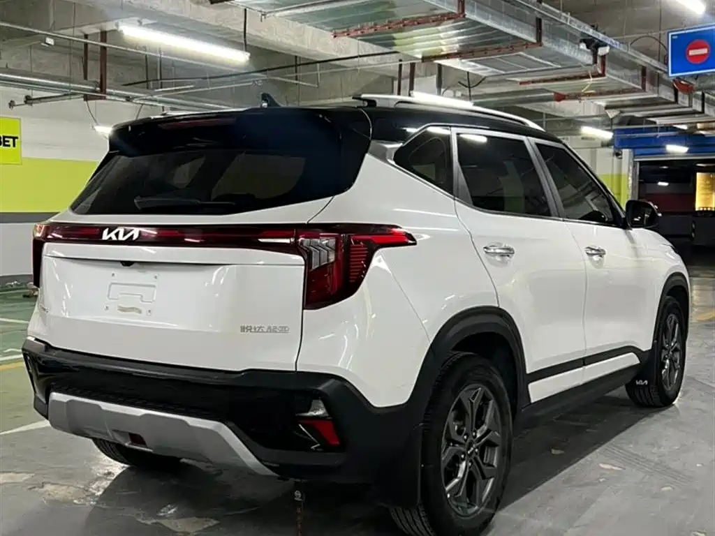 Seltos 1.5 L CVT Luxury