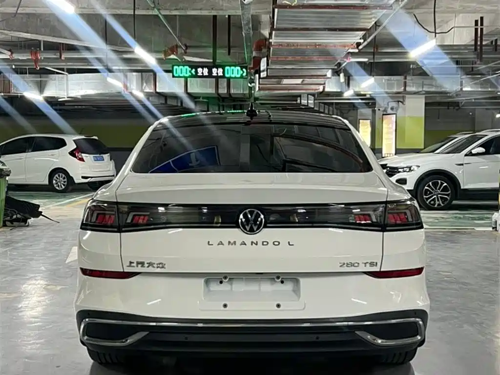 Lamando Lamando L 280 TSI DSG Spicy Cool