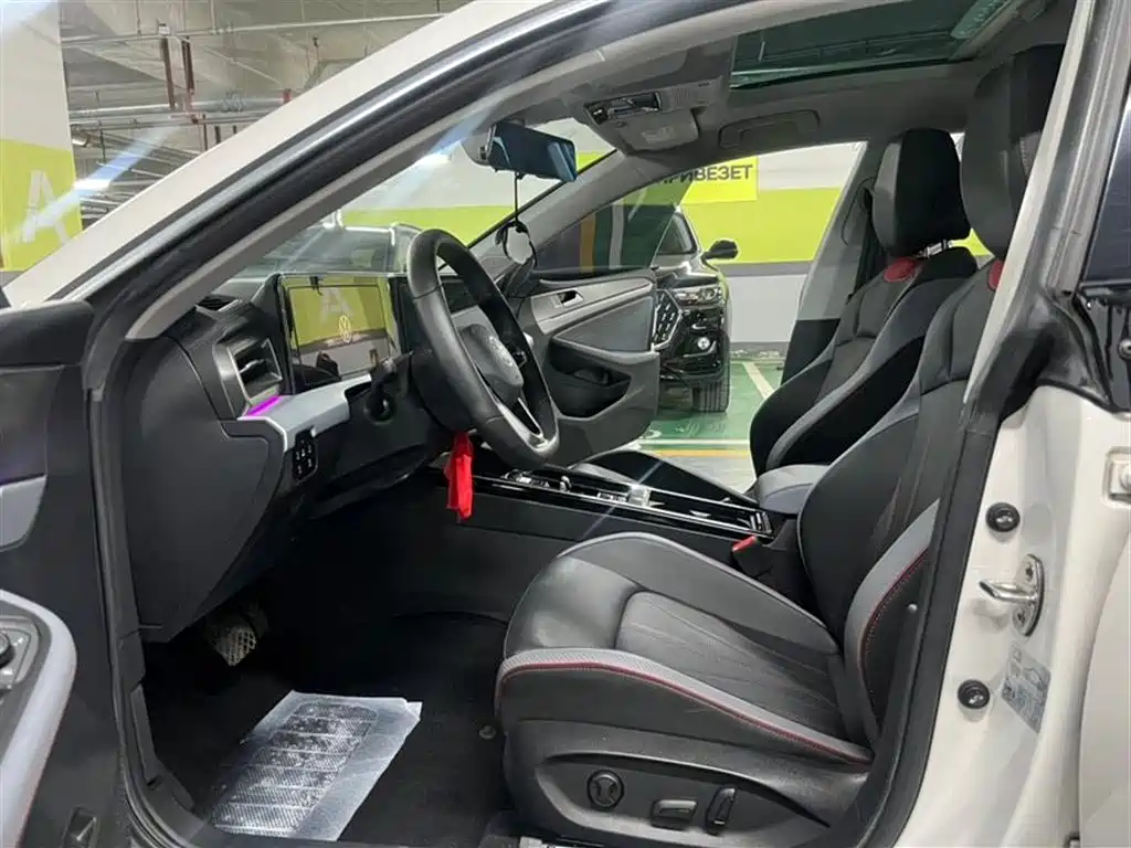 Lamando Lamando L 280 TSI DSG Spicy Cool