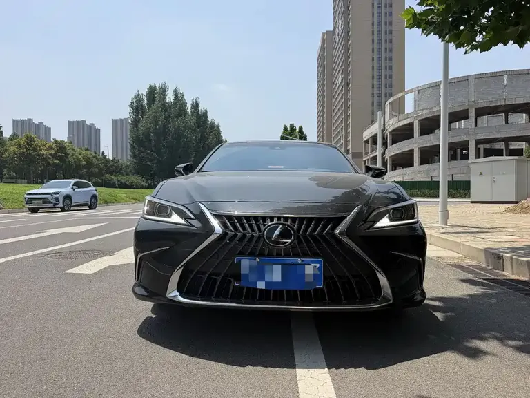 Lexus ES 200 Premium Enjoyment