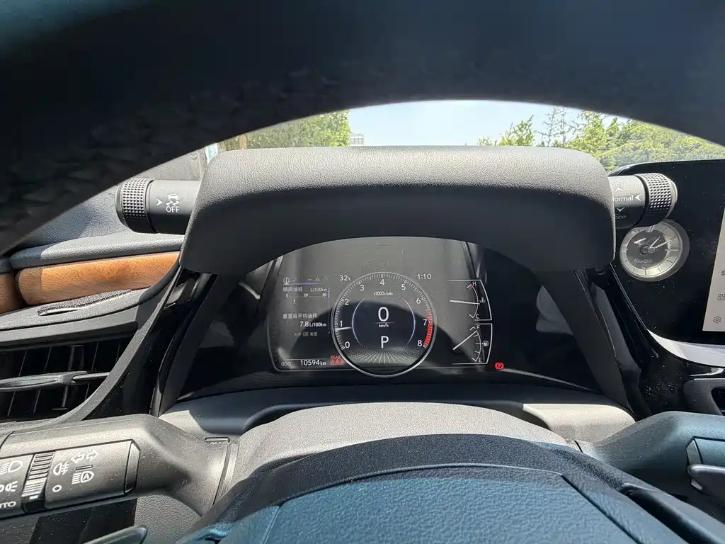 Lexus ES 200 Premium Enjoyment