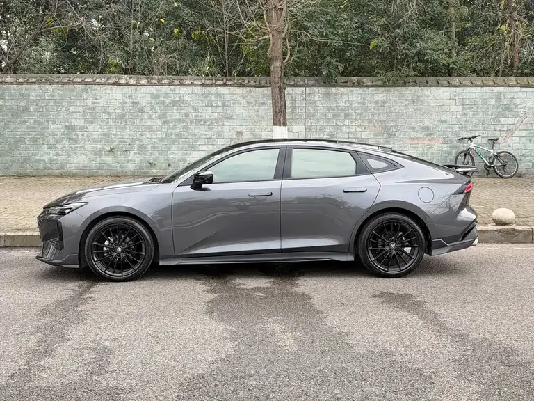 Changan UNI-V 1.5 T Distinguished Sport