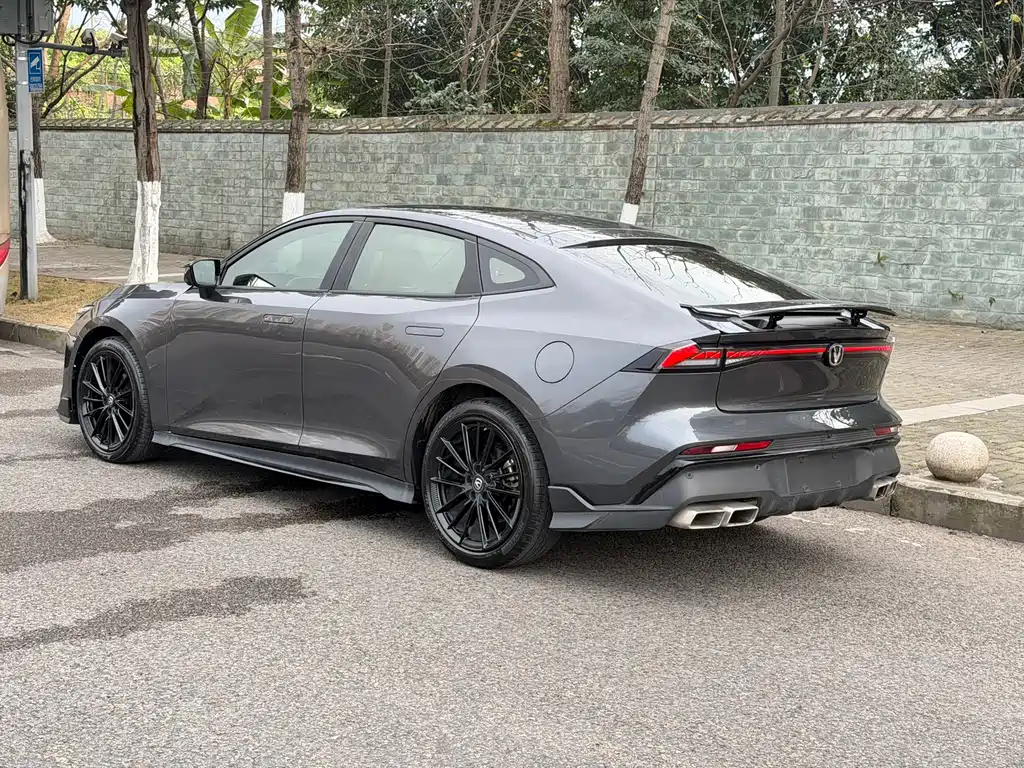 Changan UNI-V 1.5 T Distinguished Sport