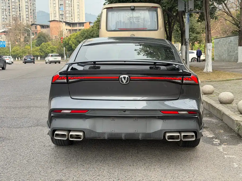Changan UNI-V 1.5 T Distinguished Sport
