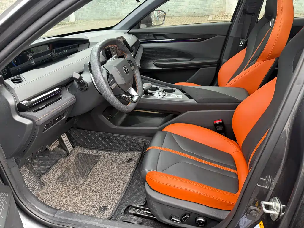 Changan UNI-V 1.5 T Distinguished Sport